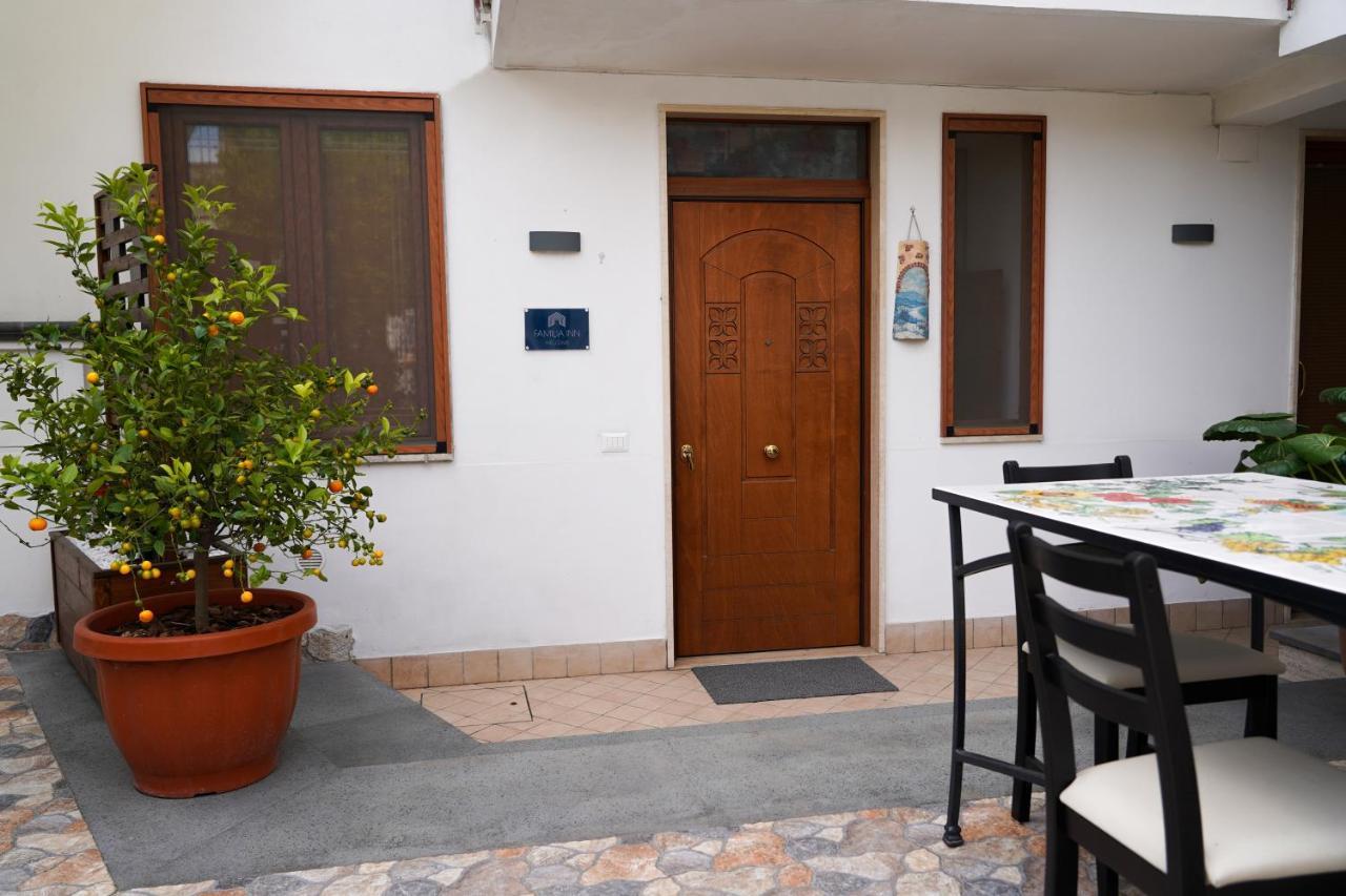 Familiainn Rooms & Apartments Πομπηία Εξωτερικό φωτογραφία